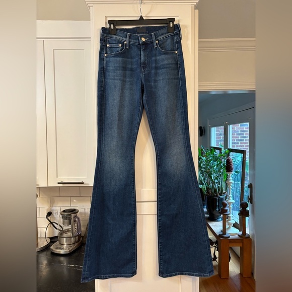 new Mother the down low weekend heel flare jeans in high tide dark wash - Picture 5 of 8